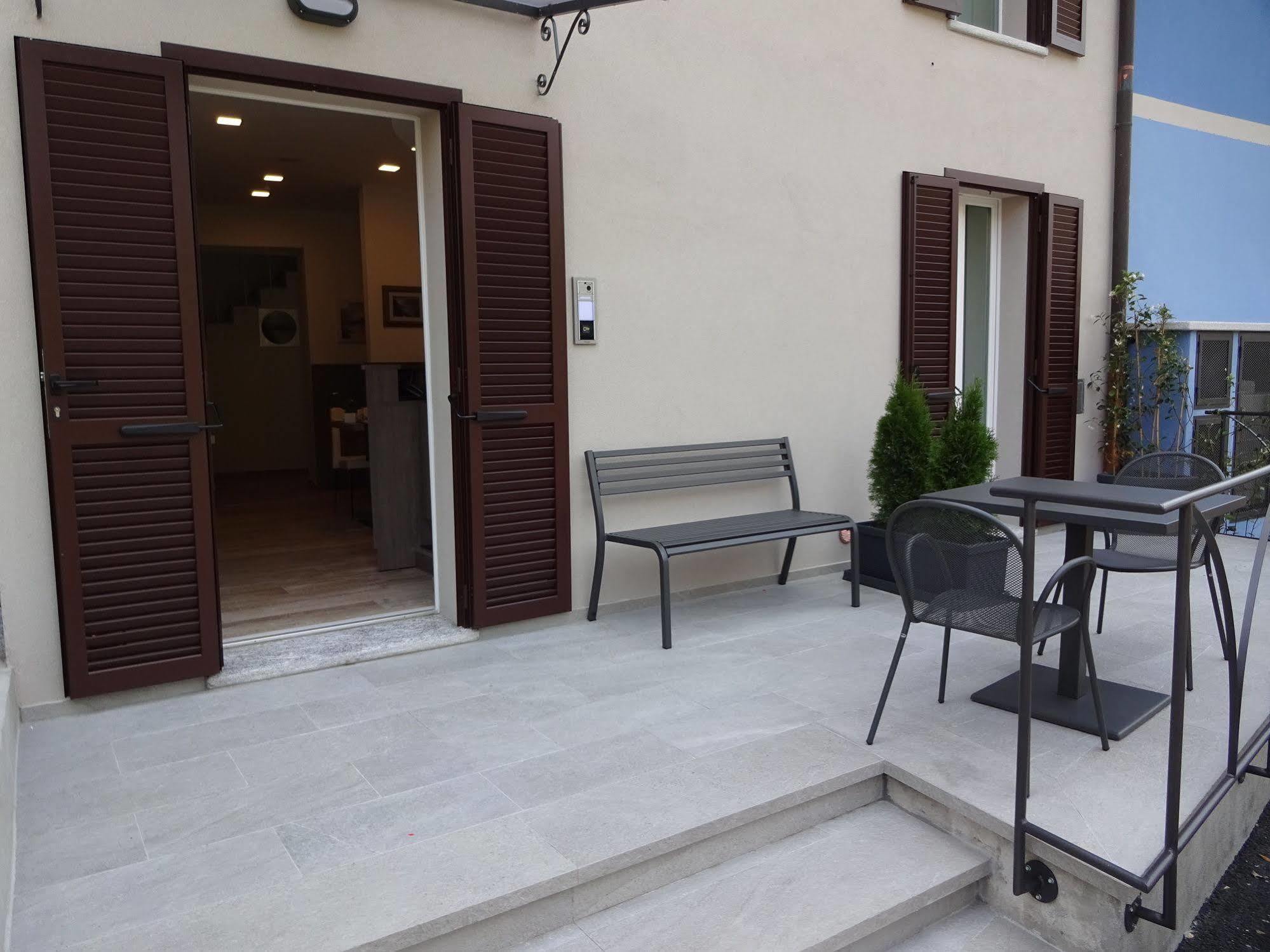 Italianway - Affittacamere Brenna San Fermo della Battaglia Exterior photo